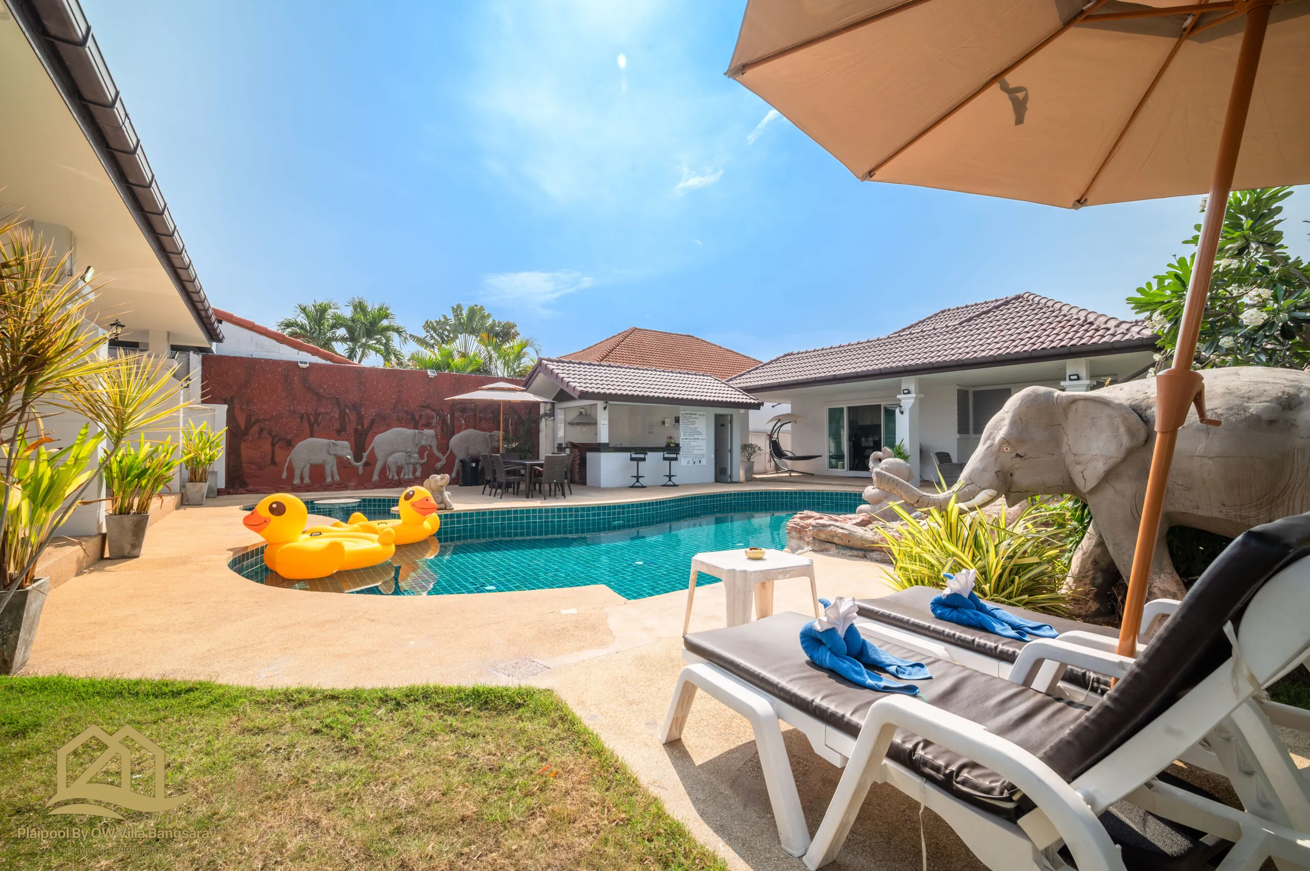 พูลวิลล่าบางเสร่